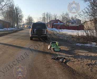 В Богородицке водитель внедорожника сбил коляску с ребенком