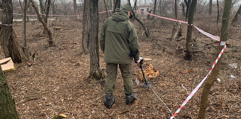 Житель Суворовского района зарубил знакомого топором и закопал в лесополосе