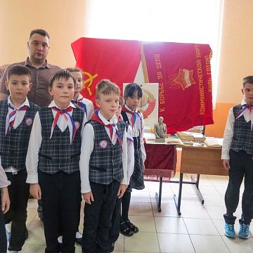 Тульский обком КПРФ дал старт циклу Ленинских уроков в школах области
