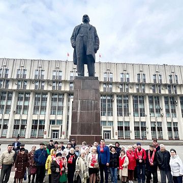 Тульский обком партии отметил День рождения В.И. Ленина массовыми возложениями, субботниками и Ленинскими уроками