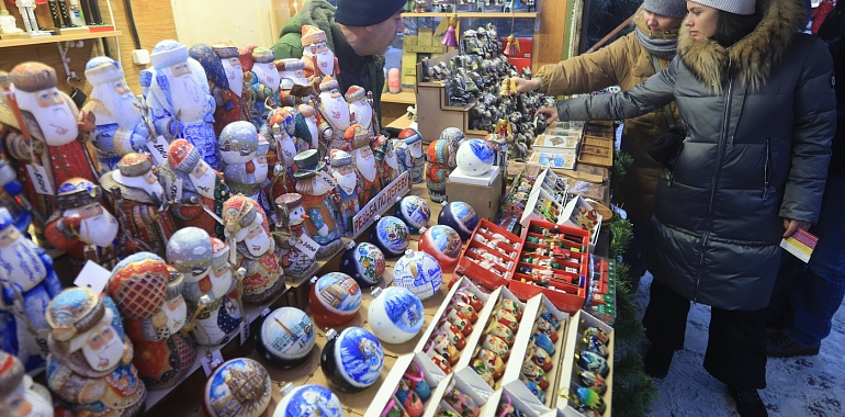 Траты россиян на новогодних каникулах в 2023 году выросли на 45% к прошлому году