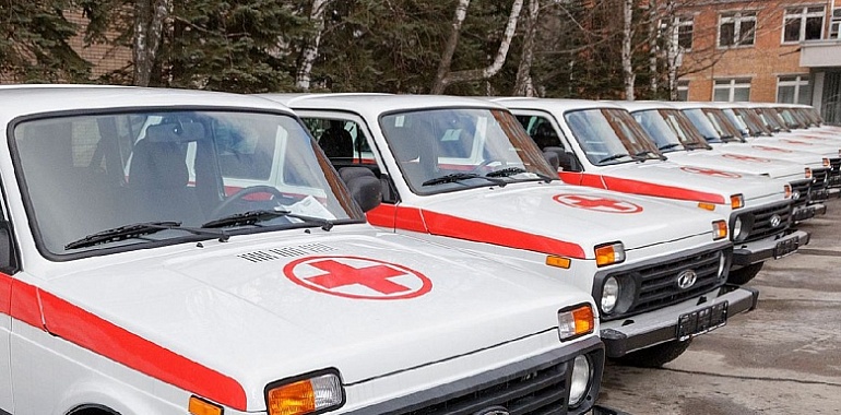 Тульские медики получили 15 новых легковых автомобилей «Нива».