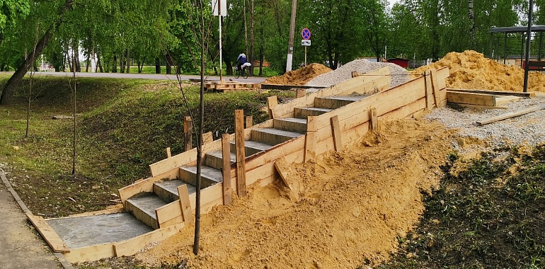 Команда Скидана добилась строительства подхода к остановочному павильону в Донском