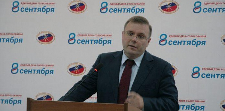 В Алексине потребовали отстранить от должности председателя облизбиркома Павла Веселова