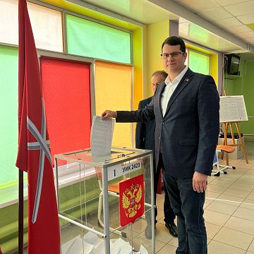 Первый секретарь Тульского обкома КПРФ Алексей Лебедев проконтролировал ход голосования