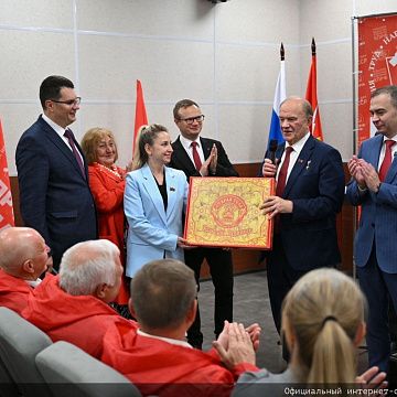 Геннадий Зюганов: Тульские оружейники работают в три смены под лозунгом «Все для Победы!» Тульскую область посетил Председатель ЦК КПРФ Г.А. Зюганов