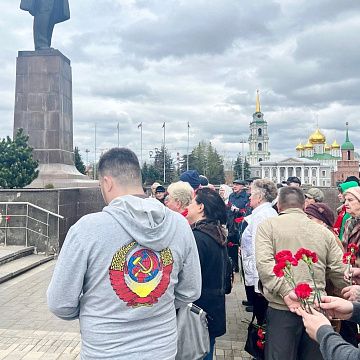 Тульский обком партии отметил День рождения В.И. Ленина массовыми возложениями, субботниками и Ленинскими уроками