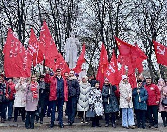 Тульские коммунисты отпраздновали 107-ю годовщину Великого Октября