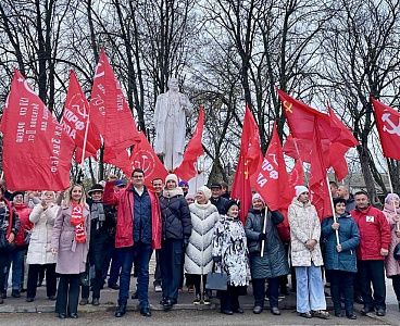 Тульские коммунисты отпраздновали 107-ю годовщину Великого Октября