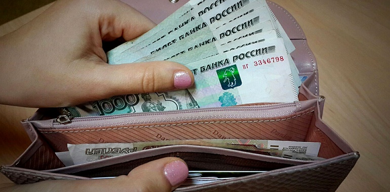 Сбербанк отмечает падение роста зарплат у половины работающих россиян