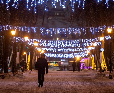 70% россиян поддержали праздничное украшение городов на Новый год на фоне спецоперации