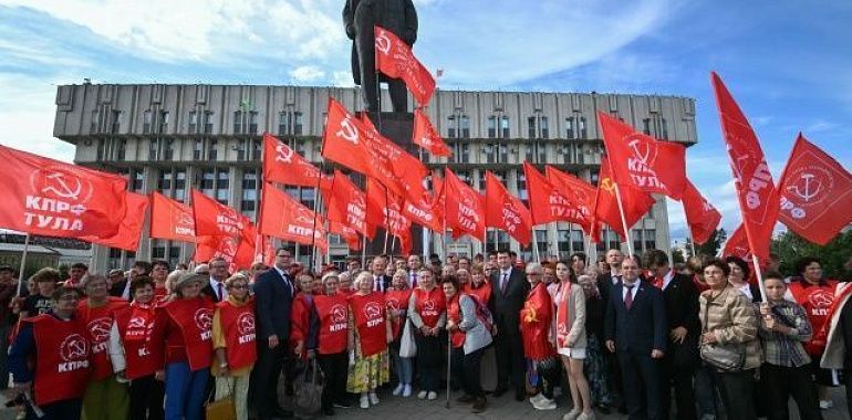 Продолжается рабочий визит Председателя ЦК КПРФ Геннадия Зюганова в Тульскую область