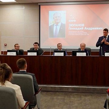 Геннадий Зюганов: Тульские оружейники работают в три смены под лозунгом «Все для Победы!» Тульскую область посетил Председатель ЦК КПРФ Г.А. Зюганов