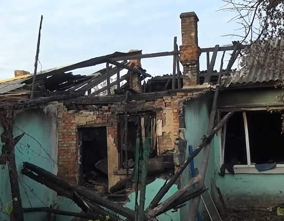 Дончане рискуют встретить зиму в сгоревшем бараке