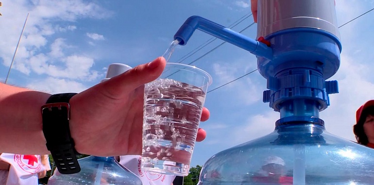 Из-за аномальной жары в Туле снова бесплатно раздают воду