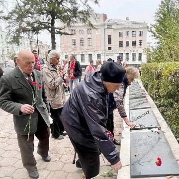 Тульские коммунисты почтили память защитников Советской власти