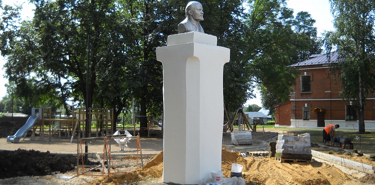 Памятник Ленину в Венёве сохранён и приобрёл надлежащий вид благодаря вмешательству коммунистов
