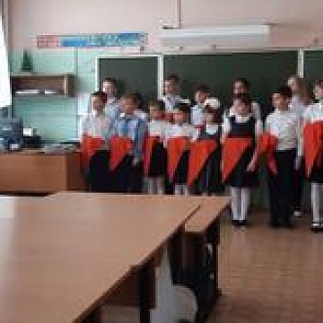 В двух школах Ефремова накануне 19 мая состоялся приём в пионеры