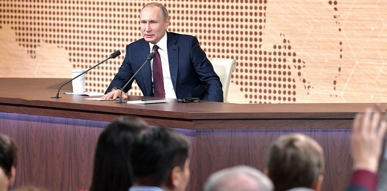 В. Путин корректирует журналистов: «Не провал, а спад»