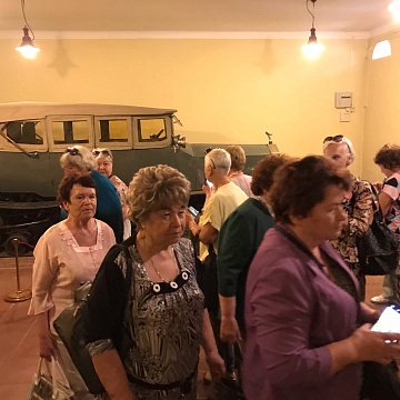 Депутат-коммунист Алексей Лебедев организовал экскурсию в Горки Ленинские для коммунистов Тульской области