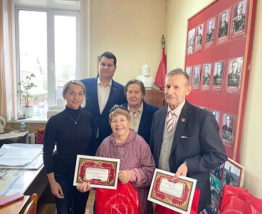 Тульские коммунисты чествуют ветеранов