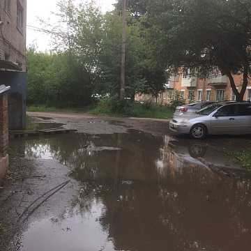 Команда КПРФ Станислава Скидана добилась ремонта дворов в Донском